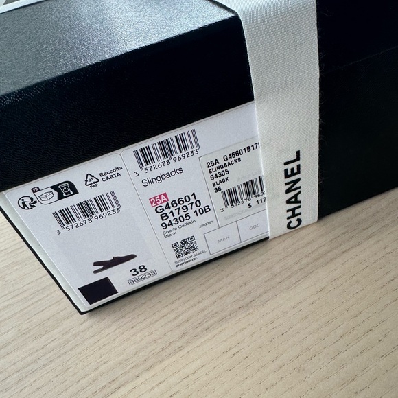 Chanel asking back loafers - Picture 3 of 9